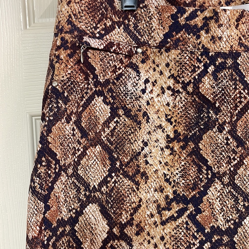 retrology shorts. Womens size XL. Stretchy/ snake print - Picture 2 of 7